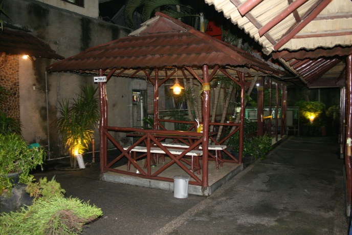 saung malam hari