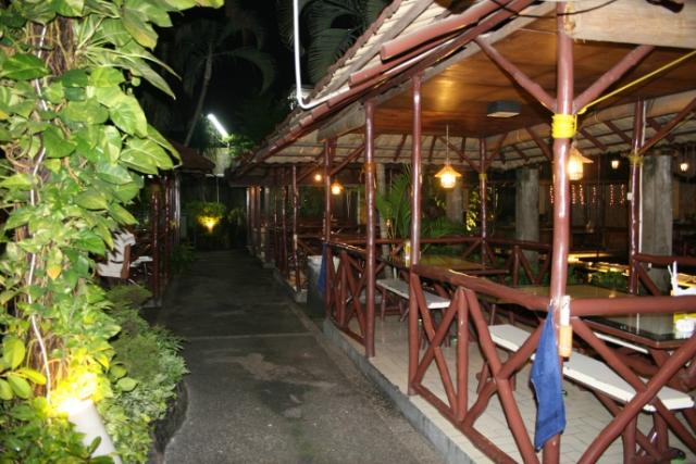 saung malam hari