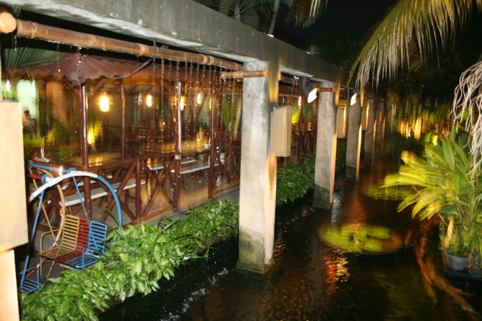 saung malam hari